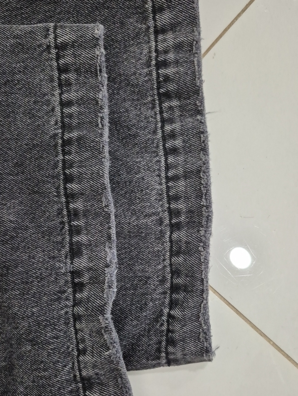 Hollister Men's Relaxed Wide-Leg Washed Charcoal Jeans - Picture 5 of 5